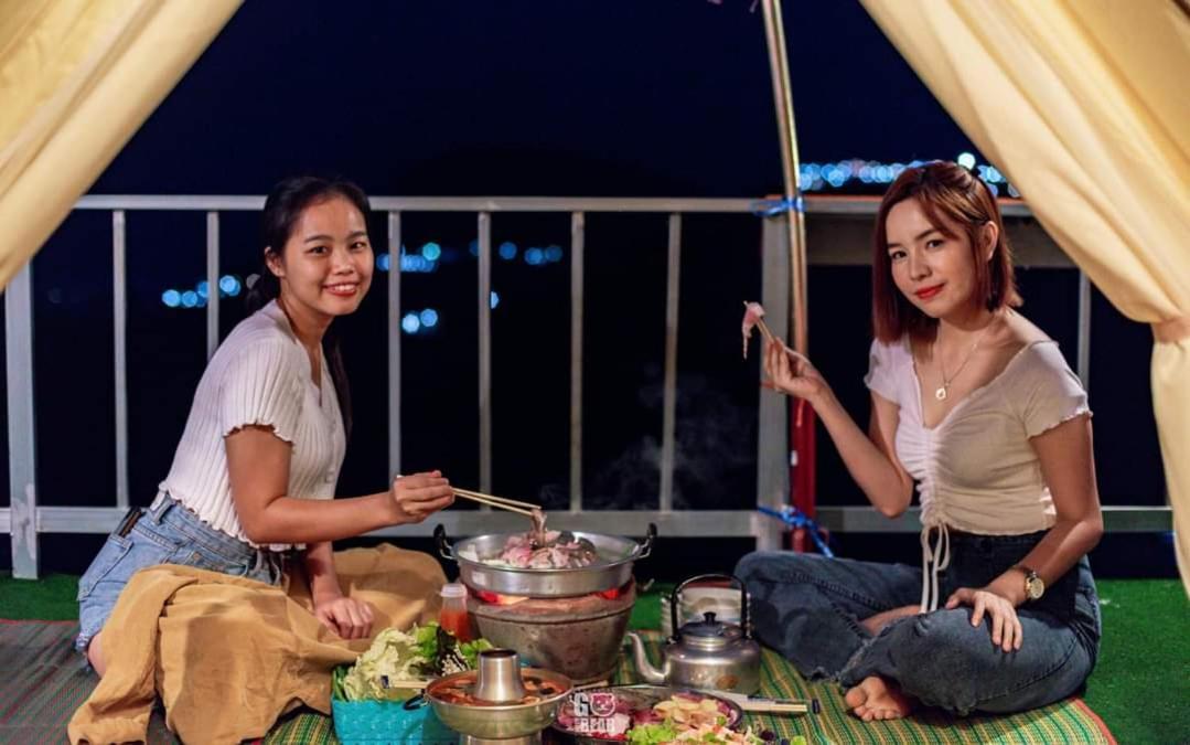 ภูเบิกฟ้า แคมป์ปิ้ง Hotell Mon Jam Exteriör bild