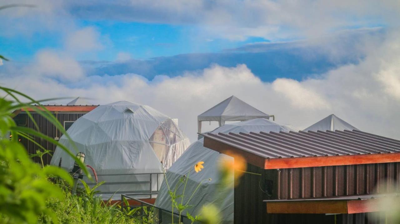 ภูเบิกฟ้า แคมป์ปิ้ง Hotell Mon Jam Exteriör bild